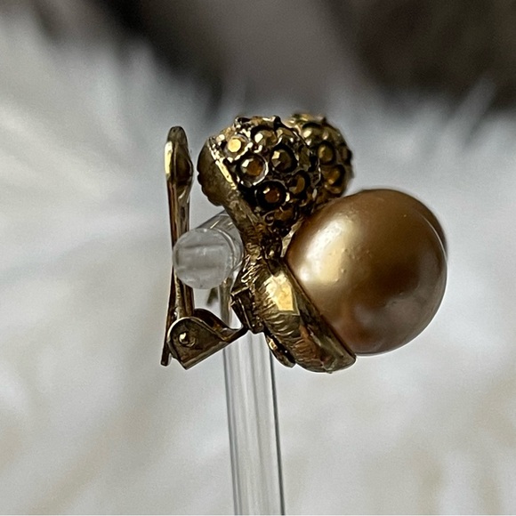 KENNETH JAY LANE | Vintage | Champagne Gold Glass Pearls Pave Crystals Clip On - Picture 9 of 13